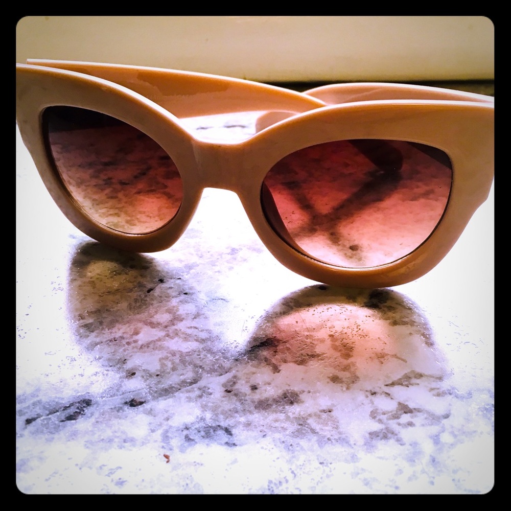 Cat eye sunglasses
